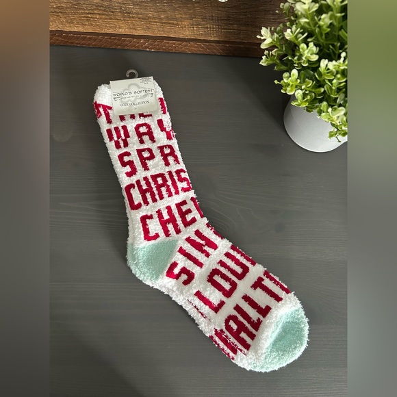 NWT World’s Softest Socks - “Best way to spread Christmas cheer…” Socks - Picture 1 of 3